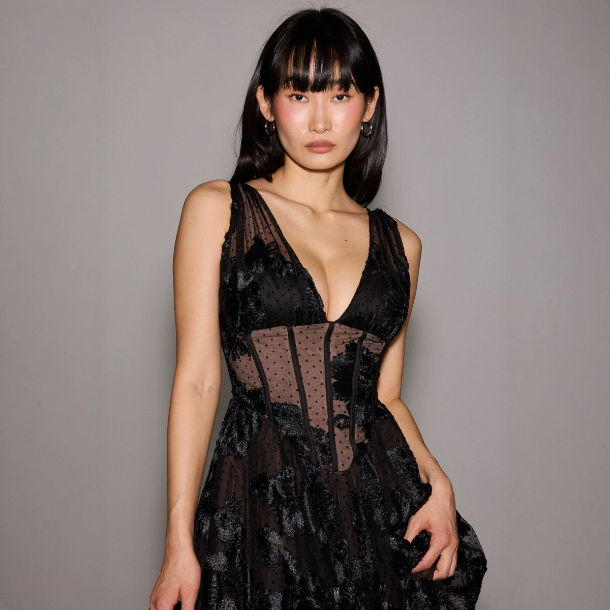Black Deep V-neck Mesh A- Line High-end Evening Dress - kinko