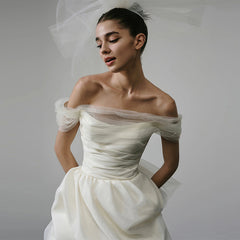 Off-shoulder Light Wedding Dress White Short - kinko