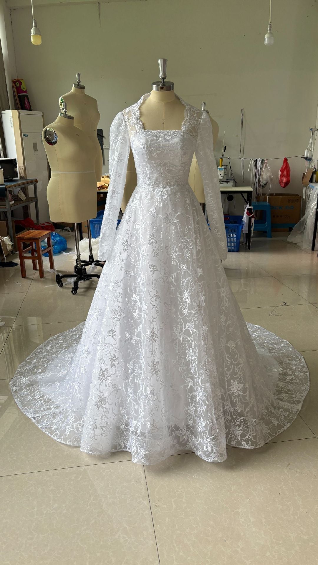 Embroidered Long Sleeve Trailing Wedding Dress - kinko