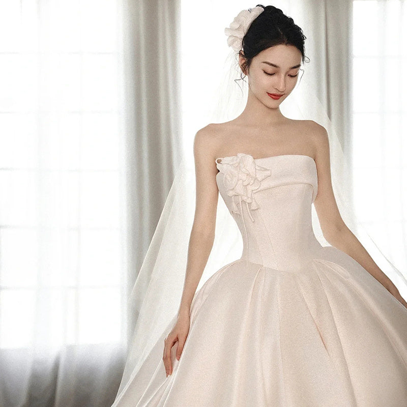 A Strapless Dress With A Big Train - kinko
