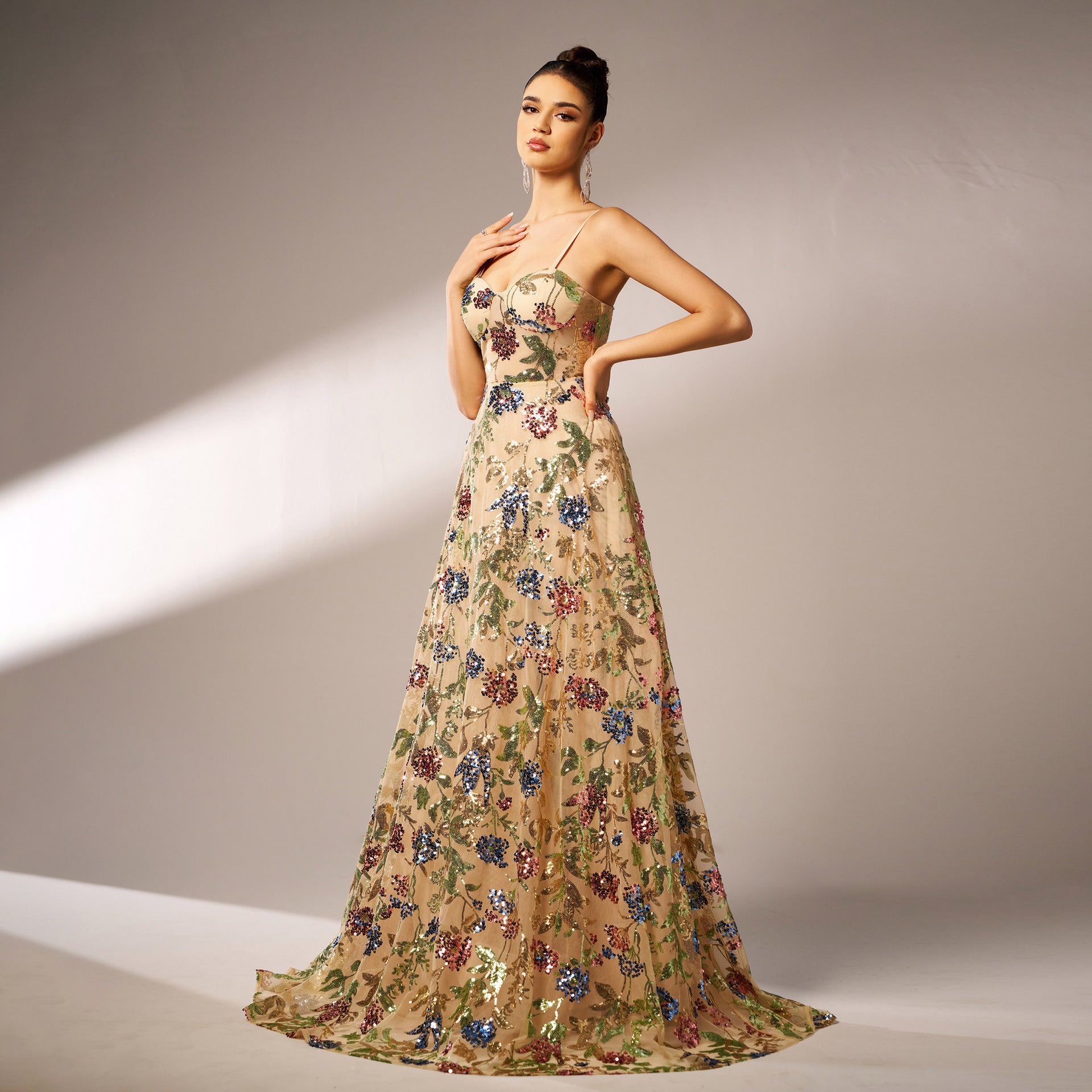 Elegant Sleeveless Sequined Suspender Evening Dress - kinko
