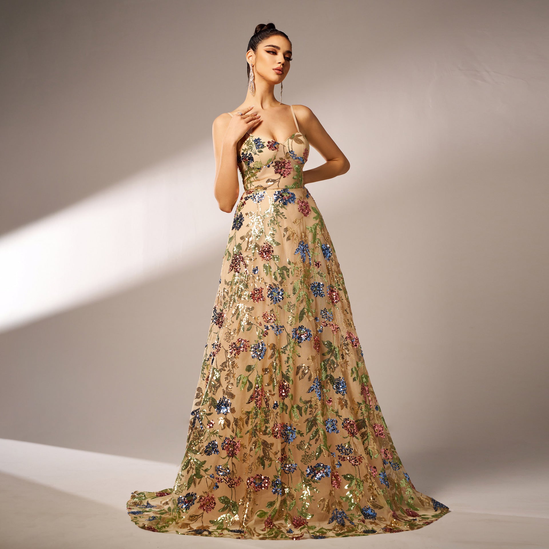 Elegant Sleeveless Sequined Suspender Evening Dress - kinko