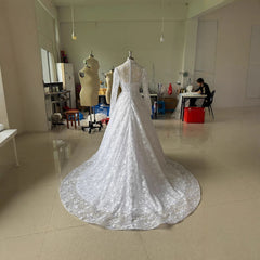 Embroidered Long Sleeve Trailing Wedding Dress - kinko