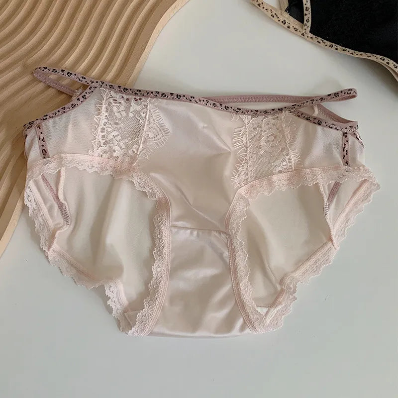Women's Panties Soft Sexy Lace Semi-transparent Briefs Breathable Mid Waist Color Spelling Comfortable Thin Underwear Intimates