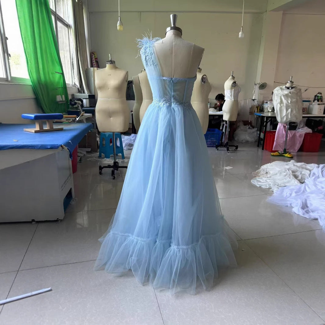 Blue One-shoulder Feather Wedding Dress - kinko