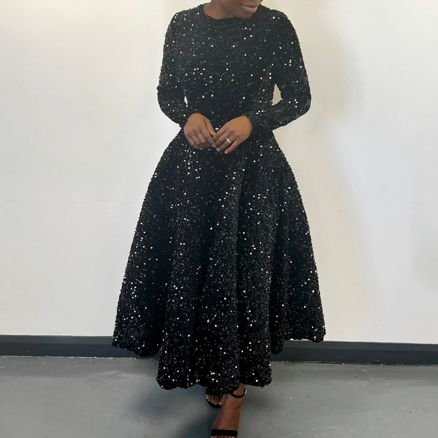 Women's Round Neck Long Sleeve Pure Color Sequins Mid-length Formal Dress - kinko