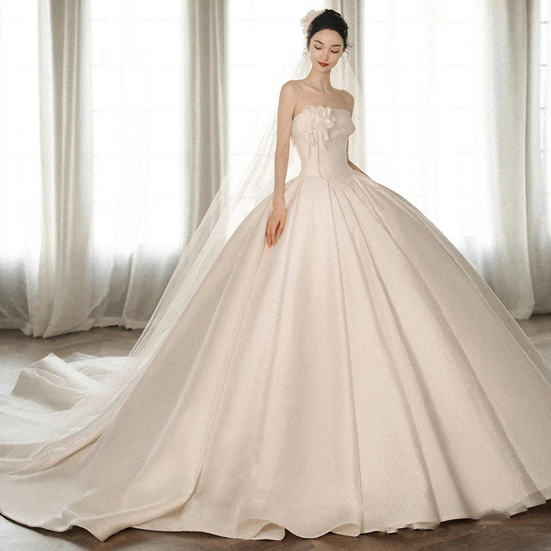 A Strapless Dress With A Big Train - kinko